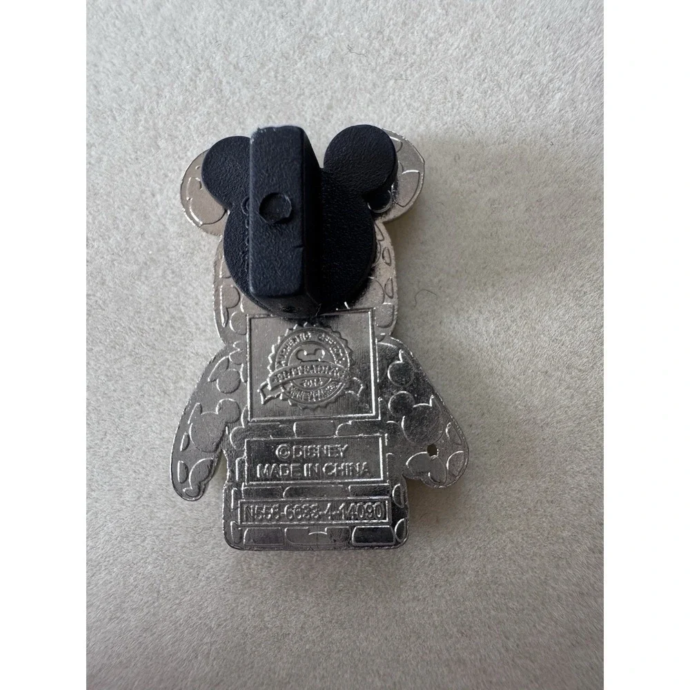 Disney World Parks - Vinylmation Mini Mickey Mouse Groom Trading Pin